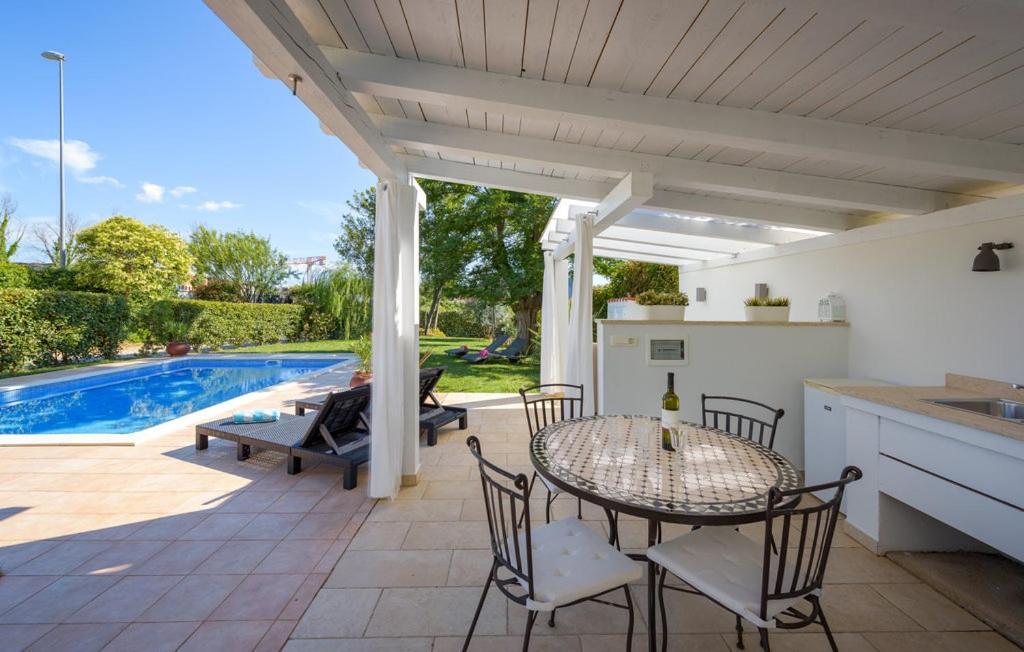 Villa Vigneri Novigrad  ภายนอก รูปภาพ